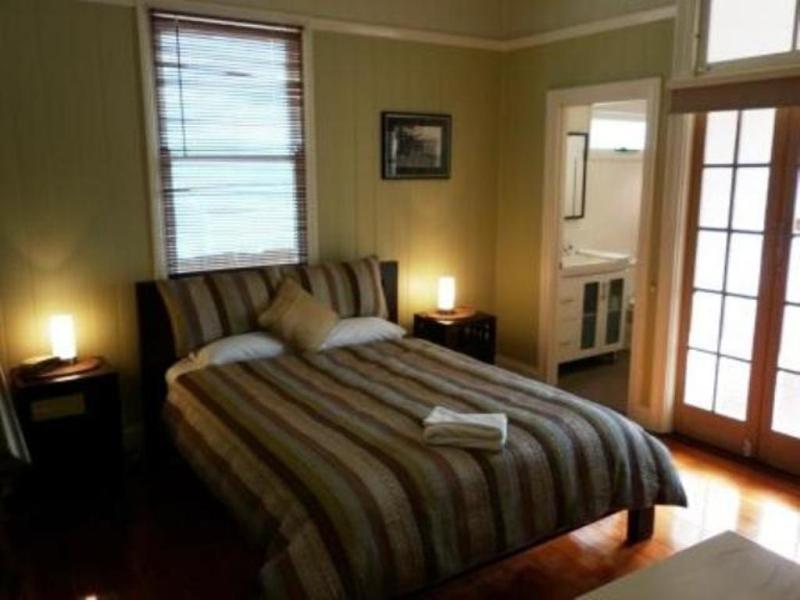 99 Kirkland Bed & Breakfast Брисбен Экстерьер фото