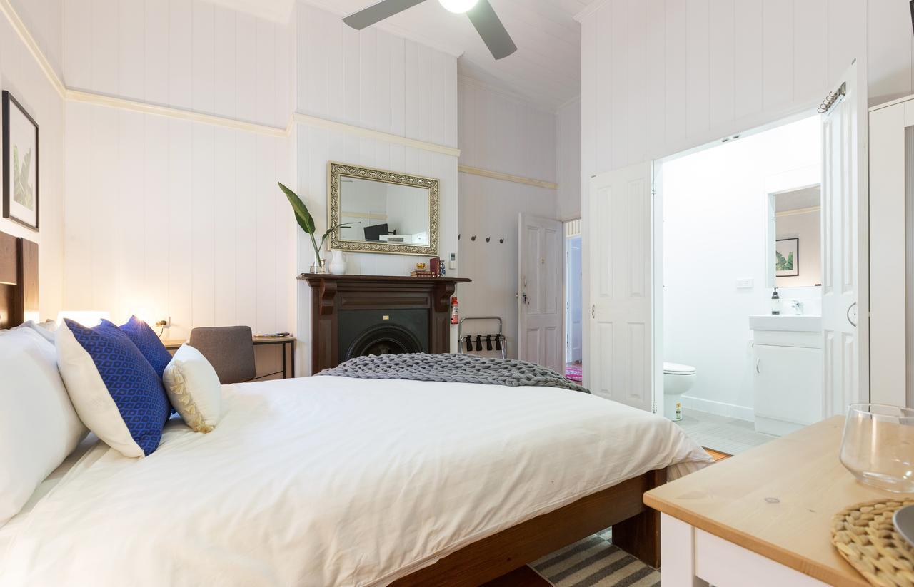 99 Kirkland Bed & Breakfast Брисбен Номер фото